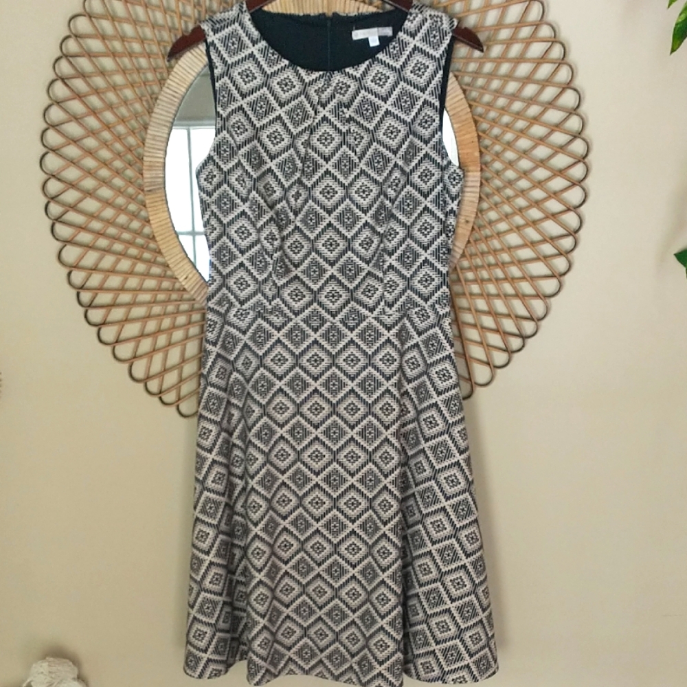 Darby Signature Dress Geometric Design Size 6 Black/Cream